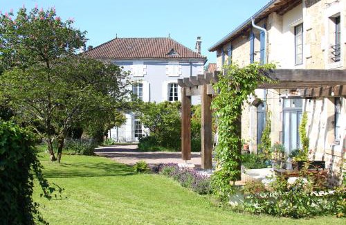 Piegut-Pluviers Villa | Oceanfront Retreat at La Châtaigne – Guest Rated 9.9/10