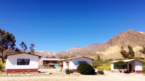 Putre Cabin | Comfortable La Chakana Lodge with Hot Tub & Breakfast