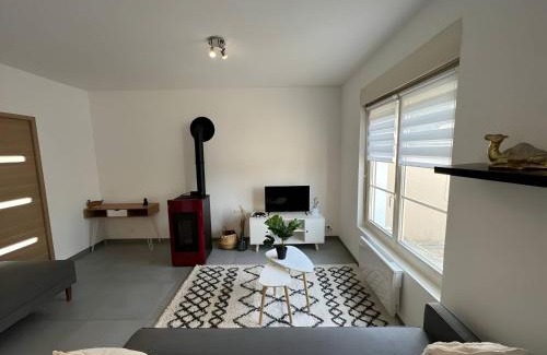 Parigne-lʼEveque House | Cozy La Chaleureuse Near Centre Parigné - Family & Pet Friendly
