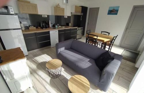 Jullouville House | Oceanfront Retreat at La Chaloupe gites de mer - Rated 9.8