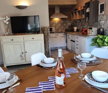 Lapalud House | Family-Friendly LA CHAMADE: Rated 9.3/10 for Comfort