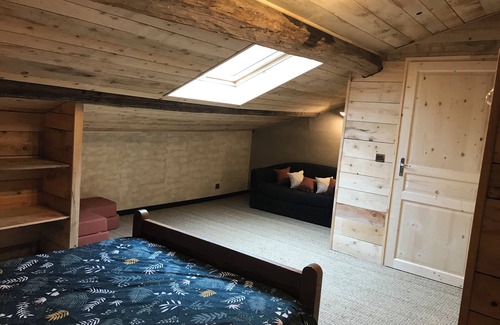 Montagna-le-Templier Bed & Breakfast | Family-Friendly Retreat at La Chambrée du Moulin