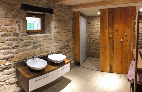 Montagna-le-Templier Bed & Breakfast | Family-Friendly Retreat at La Chambrée du Moulin