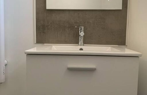 Tournus Apartment | Discover La chambre de Zé: Guest Rated 9/10 Experience