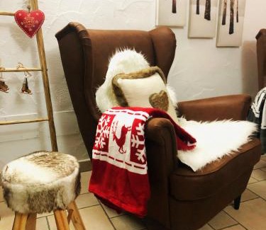 Excenex Bed & Breakfast | Discover La Chambre des Rêves: Child-Friendly Retreat