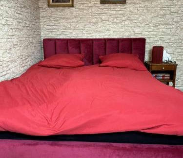 Perouges Apartment | Discover La chambre des secrets Perougien - Family-Friendly Stay