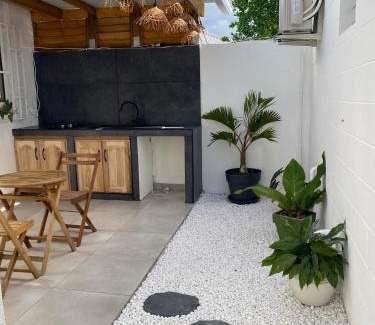 Sainte Marie Apartment | La chambre des sorciers - logement indépendant
