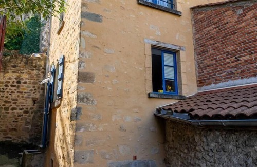 Champeix House | Pet-Friendly Retreat at La Champi'hôte - Champeix
