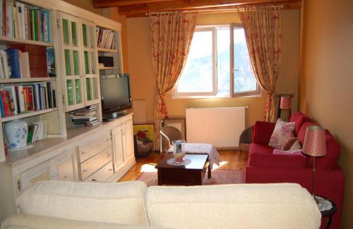 Pra Loup House | Enchanting La Charlisa: Family-Friendly Retreat with High Ratings