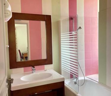 Saint-Etienne-de-Maurs Hotel | Relax at La Chatelleraie: Oceanfront with Pool Access