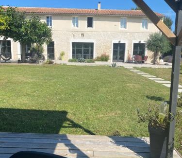 Aigrefeuille-d'Aunis Bed & Breakfast | Experience La Chaumeauniere: Family-Friendly with Pool