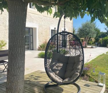 Aigrefeuille-d'Aunis Bed & Breakfast | Experience La Chaumeauniere: Family-Friendly with Pool