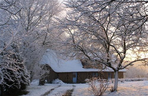 Ablon House | Delightful Stay at La Chaumière aux Faisans with Pets Welcome