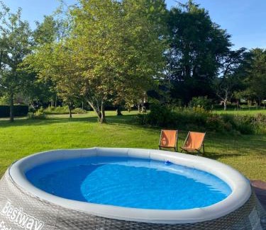 Ablon House | Delightful Stay at La Chaumière aux Faisans with Pets Welcome