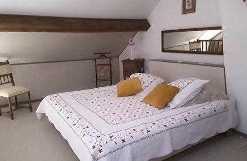 Tour-en-Sologne House | Inviting La Chaumière Duplex with Kitchen & Garden View