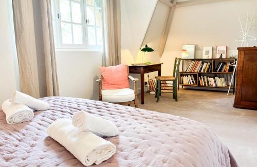 Vieux-Bourg House | La Chaumière du Vallon -Piscine- Pont-l'Évêque 8P