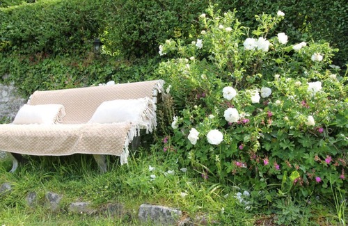 Saint-Valery-en-Caux Cottage | Idyllic La Chaumière de Nanou with Garden & Ocean View