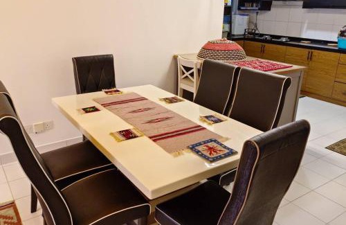 Cyberjaya Apartment | Islam-Friendly La Chemiserie Homestay in Cyberjaya