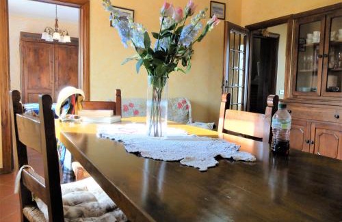 Camaiore House | Pet-Friendly Retreat with 9/10 Guest Rating at La Cheta