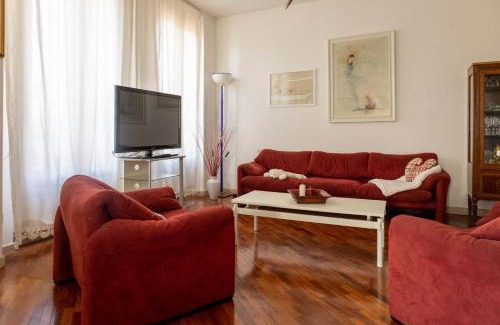Desenzano del Garda Apartment | Indulge in La Chicca sui Tetti: 4-Star Family Retreat