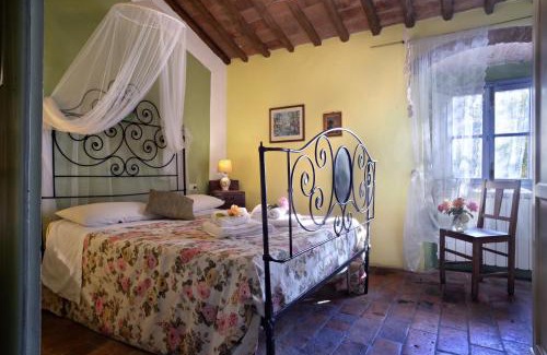 Barberino di Mugello House | Discover La Chiusuraccia: Oceanfront Family Getaway