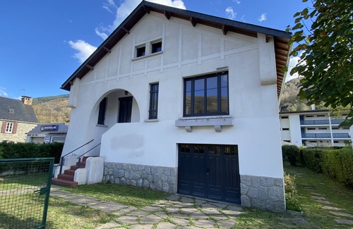 Saint-Lary-Soulan House | Family-Focused La Chumeneia with Garden in Saint Lary Soulan