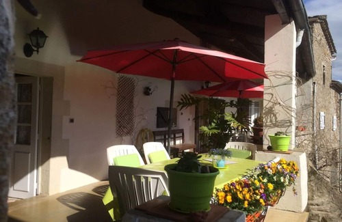 Molieres-sur-Ceze Apartment | La Cigale: Scenic Nature Park Retreat with Pool & Ocean View