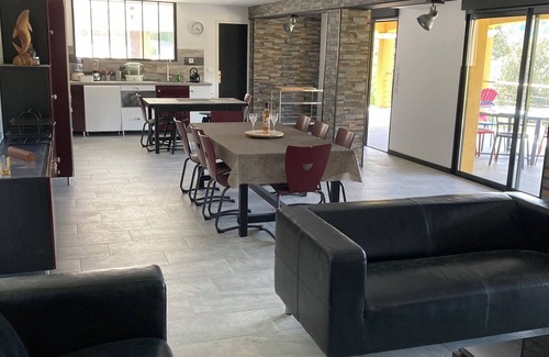 Cabasse Apartment | La Cigale - We offer: 3 rooms for a total of 8 people.