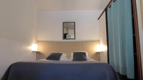 Le Beausset Hotel | Beachfront Bliss at La Cigalière - Pet Friendly Oasis
