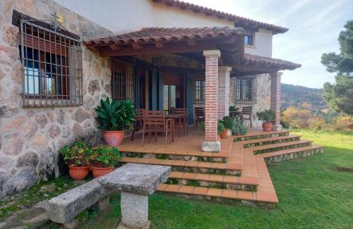 San Esteban Del Valle House | Pet-Friendly Getaway at La Cirujana de Gredos, Rated 9.5