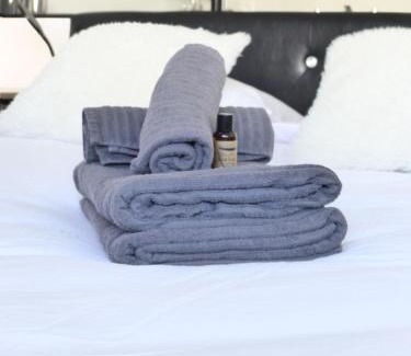 Madeleine-Champ de Mars Apartment | Discover La Cité des Coeurs with Convenient Parking