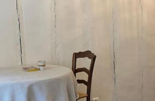 Saint-Germain-en-Laye Apartment | Child-Friendly Retreat at La Clé d'Anne - Rated 9.3/10