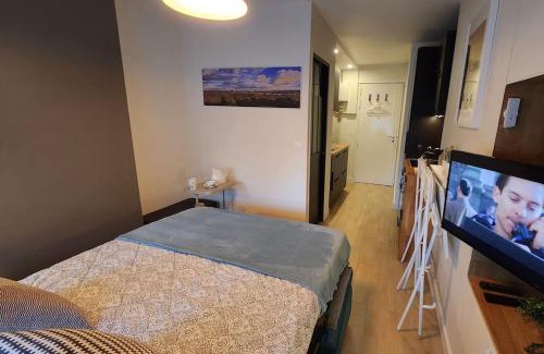 Saint-Germain-en-Laye Apartment | Discover La Clé de Jules: Top-Rated Stay with Breakfast