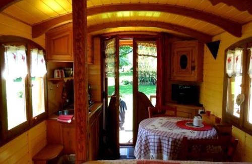 Pluvigner Resort | Discover La Clé des Roulottes: Guest Rated 9/10