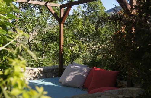 Saint-Auban-sur-L'Ouveze Hotel | Relax in La Clavelière: Oceanfront Getaway with Pool