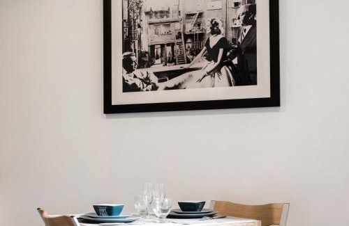 Vanves Apartment | Discover La Cle des Expos: Top-Rated Parisian Retreat