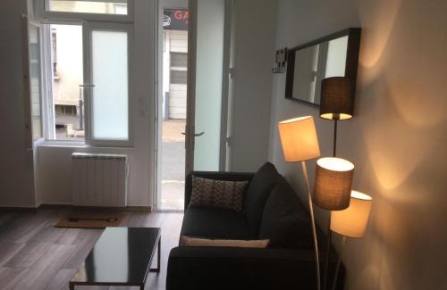 Vanves Apartment | Discover La Cle des Expos: Top-Rated Parisian Retreat