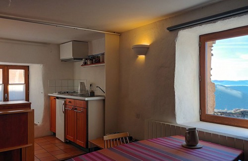 Castelnau-Pegayrols House | Relaxing Getaway at La Clé Des Sens with Pool and Mountain Views