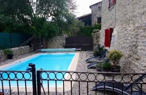 Saint-Andre-de-Cruzieres Apartment | LA CLEDE Gîte with Pool & Breakfast for Your Perfect Stay