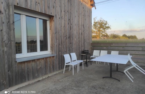 Luche-Pringe House | Inviting La Clefs des Champs: Pet-Friendly and Family-Oriented
