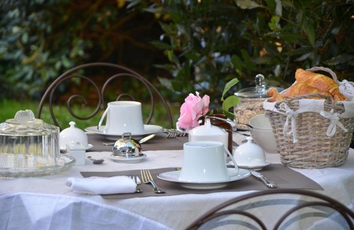 Valognes Bed & Breakfast | Family-Friendly Retreat at La Closerie d'Azélie - 9/10 Rating
