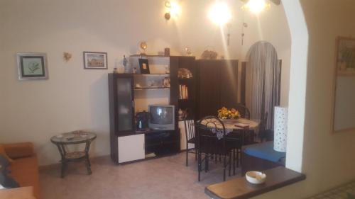 Enna House | Family-Friendly Retreat at La Collina delle Ginestre