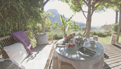 Vence Bed & Breakfast | Indulge at La Colline de Vence: Oceanfront Pool & Spa