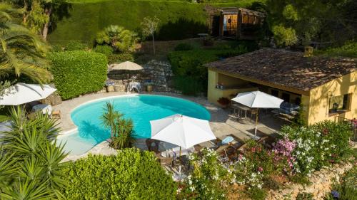 Vence Bed & Breakfast | Indulge at La Colline de Vence: Oceanfront Pool & Spa