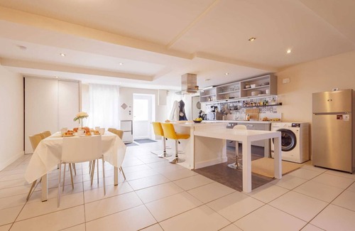Chaztillon-la-Palud House | La Coloc - Maison - Charm and conviviality for an unforgettable stay!"