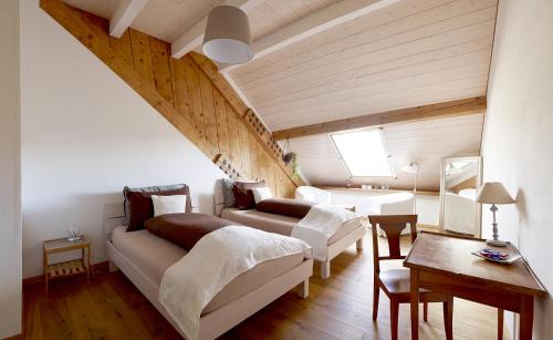 Le Pont House | Discover La Commanderie: 4-Star Family-Friendly Retreat