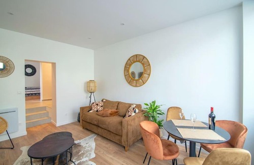 Le Chesnay Apartment | Exquisite Stay at La Comtesse De Montespan - Rated 9.6/10