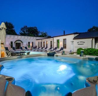 Hulubesti House | Unforgettable Stays at La Conac Resort: 4-Star Paradise
