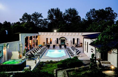 Hulubesti House | Unforgettable Stays at La Conac Resort: 4-Star Paradise