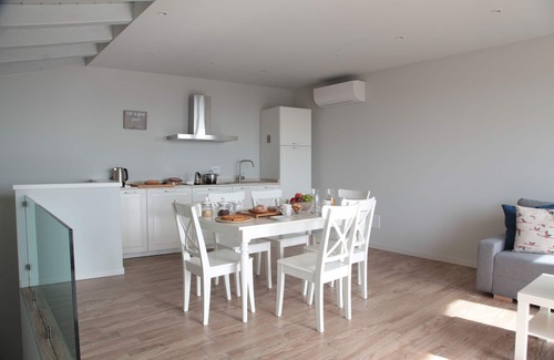Villanuova sul Clisi Apartment | Experience Lake Views at La Cornice sul Garda with Spa & Pool